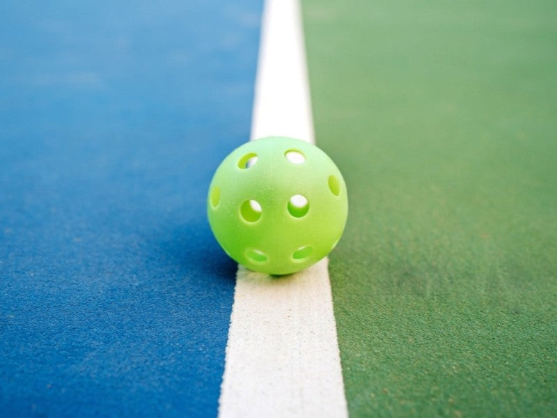 Difference Between Indoor and Outdoor Pickleballs: A Complete Player’s Guide